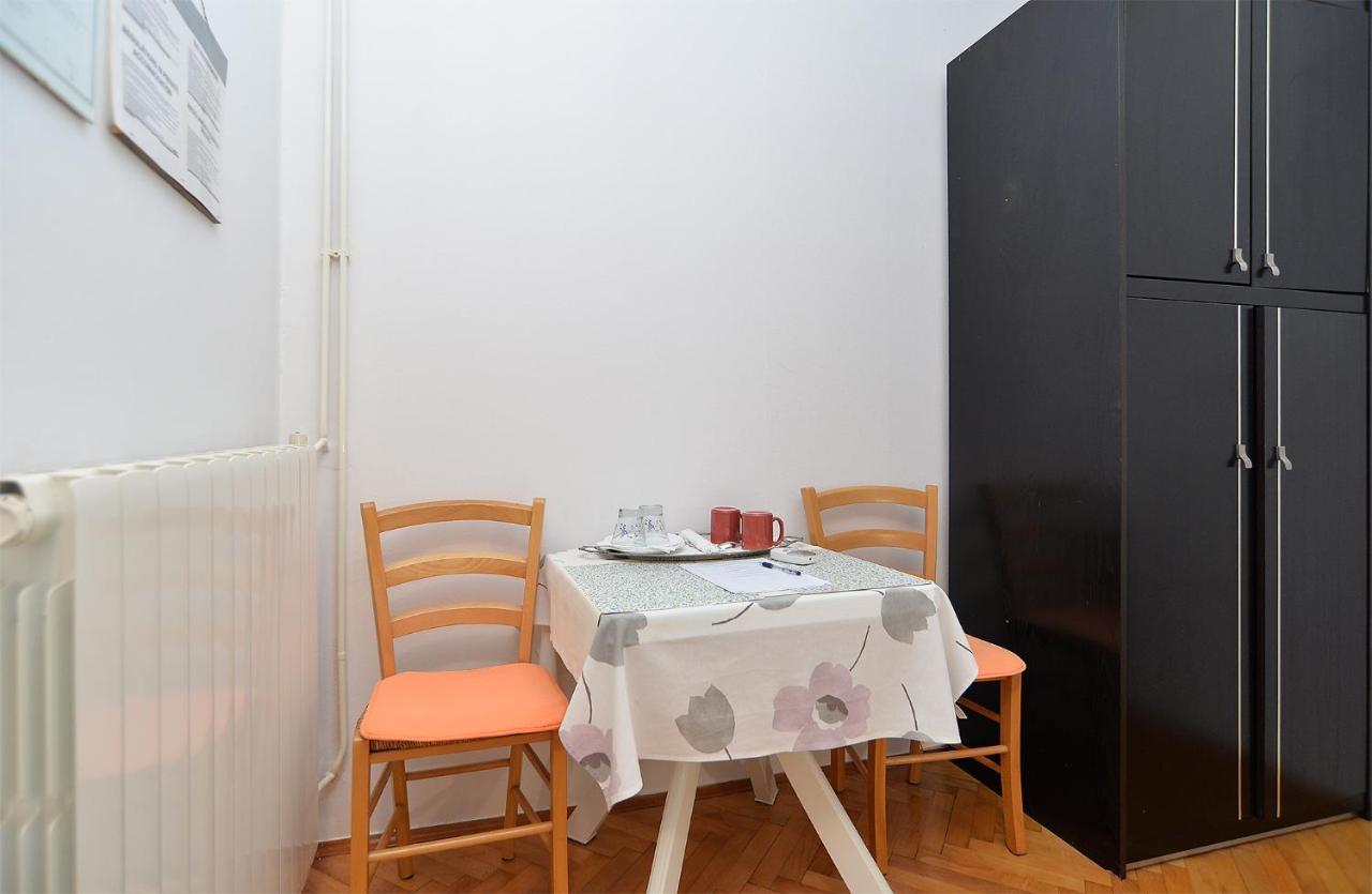 Rooms Veli Vrh 2208 พูลา ภายนอก รูปภาพ
