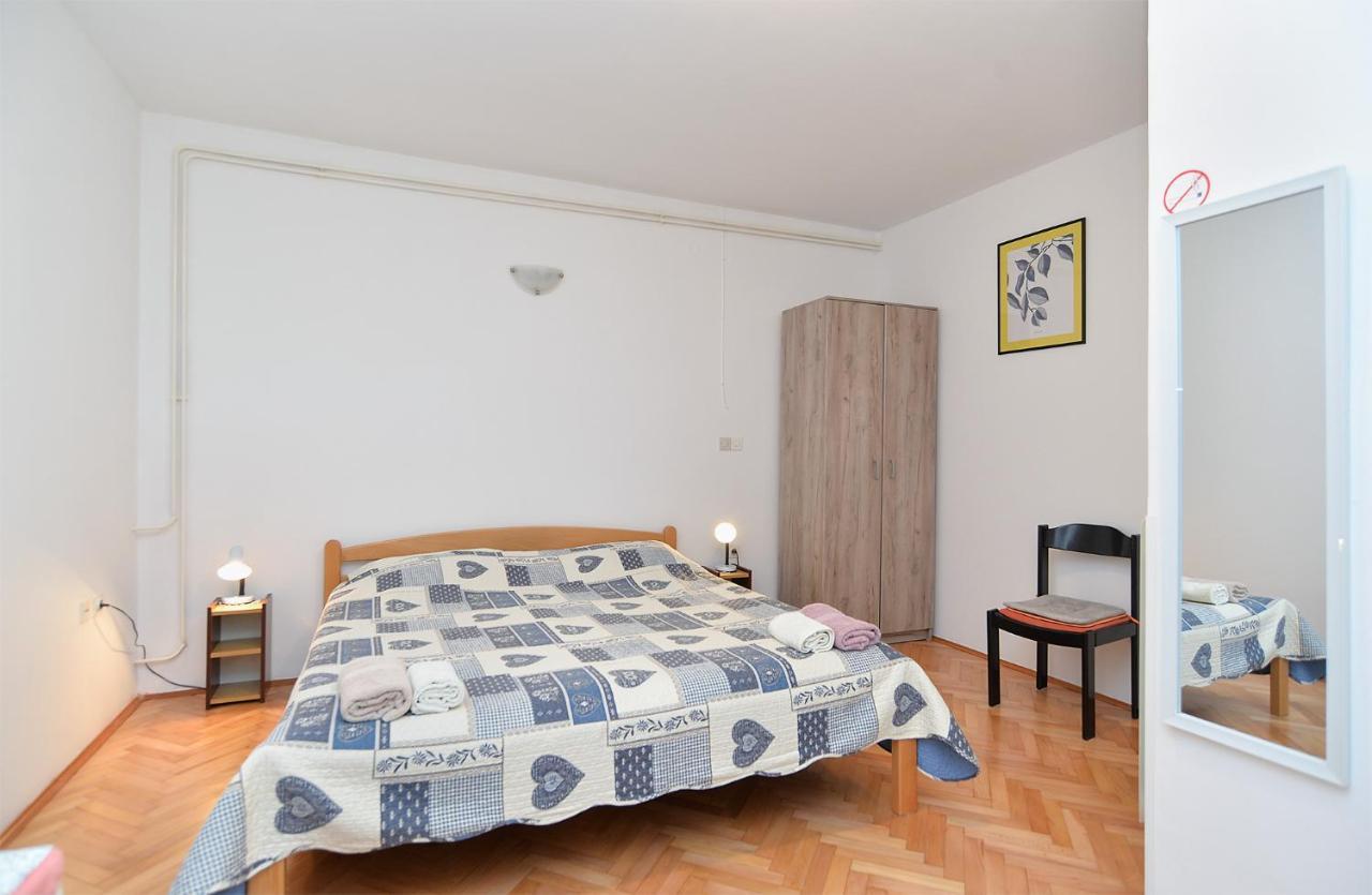 Rooms Veli Vrh 2208 พูลา ภายนอก รูปภาพ