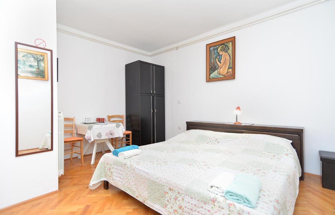 Rooms Veli Vrh 2208 พูลา ภายนอก รูปภาพ