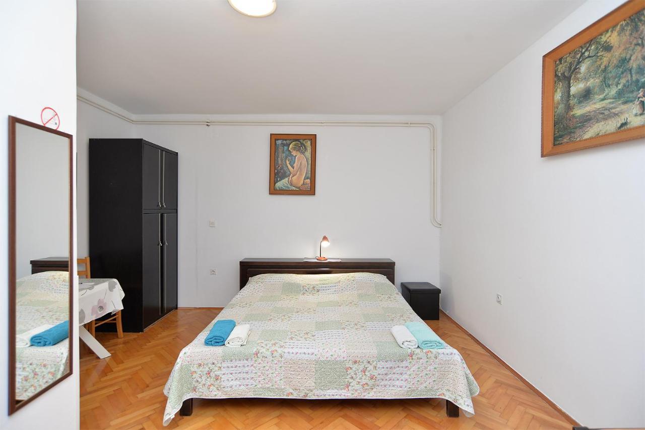 Rooms Veli Vrh 2208 พูลา ภายนอก รูปภาพ