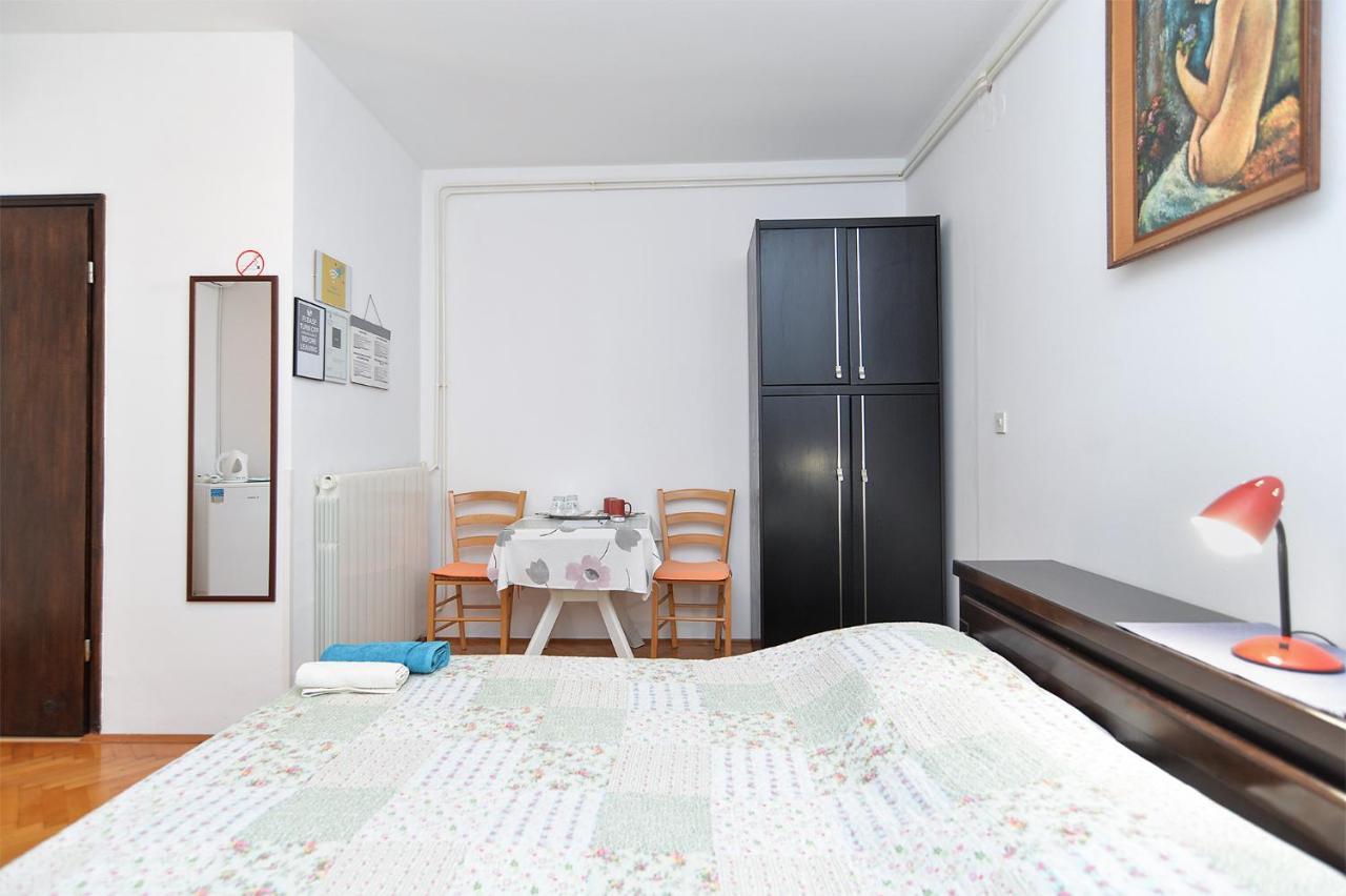 Rooms Veli Vrh 2208 พูลา ภายนอก รูปภาพ